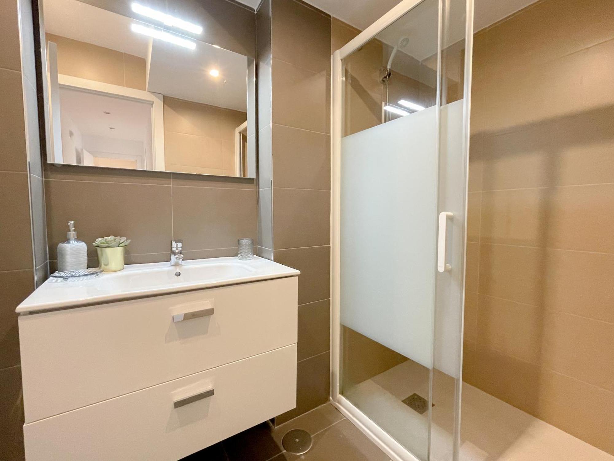 Moderno Apartamento Plz De La Merced Málaga Esterno foto